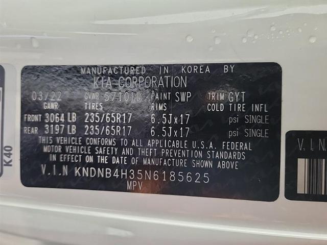 Photo of 2022 Snow White Pearl Kia Carnival