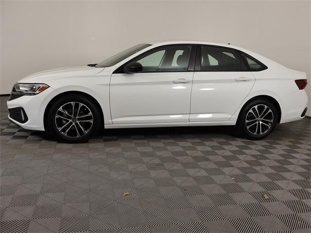 Photo of 2024 Pure White Volkswagen Jetta