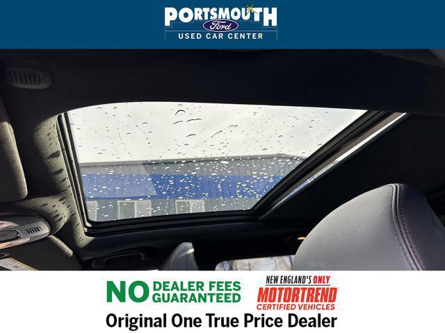 Photo of 2023 Granite Crystal Metallic Clearcoat Jeep Compass