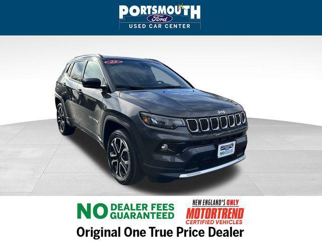 Photo of 2023 Granite Crystal Metallic Clearcoat Jeep Compass