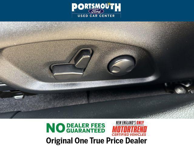 Photo of 2023 Granite Crystal Metallic Clearcoat Jeep Compass
