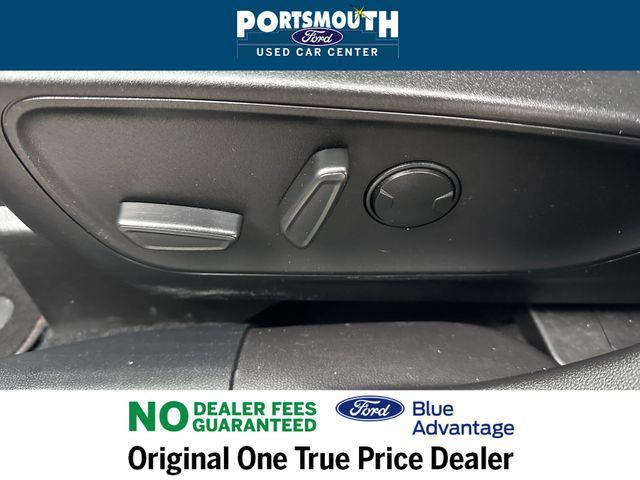 Photo of 2023 Oxford White Ford Escape