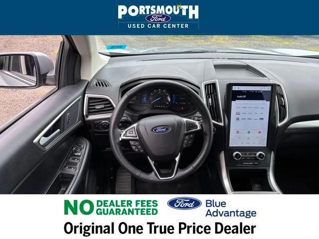Photo of 2024 Iconic Silver Metallic Ford Edge