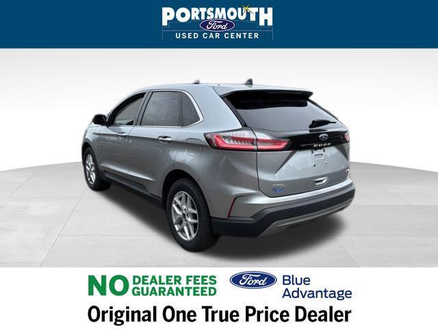 Photo of 2024 Iconic Silver Metallic Ford Edge