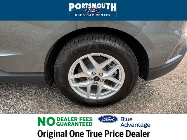 Photo of 2024 Carbonized Gray Metallic Ford Edge