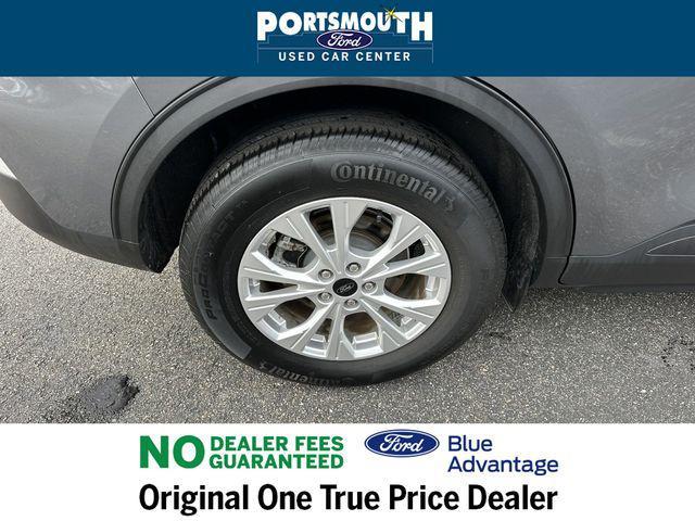 Photo of 2023 Carbonized Gray Metallic Ford Escape