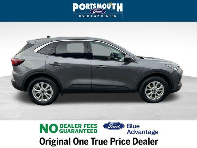 Photo of 2023 Carbonized Gray Metallic Ford Escape