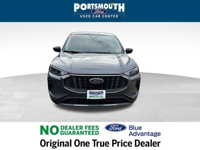Photo of 2023 Carbonized Gray Metallic Ford Escape