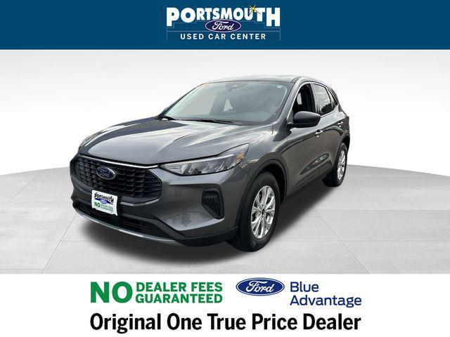 Photo of 2023 Carbonized Gray Metallic Ford Escape