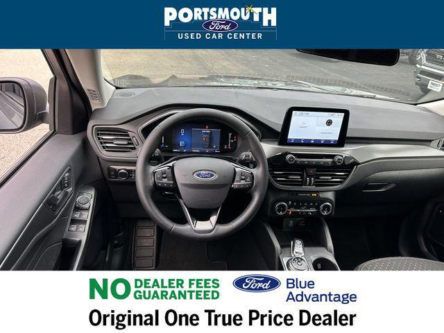 Photo of 2023 Carbonized Gray Metallic Ford Escape