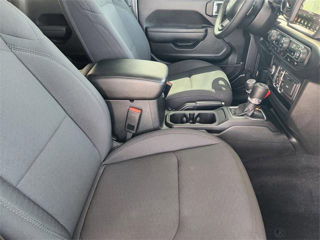 Photo of 2023 Granite Crystal Metallic Clearcoat Jeep Gladiator