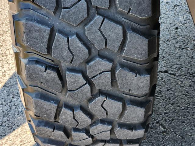 Photo of 2023 Granite Crystal Metallic Clearcoat Jeep Gladiator
