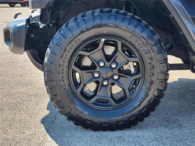 Photo of 2023 Granite Crystal Metallic Clearcoat Jeep Gladiator