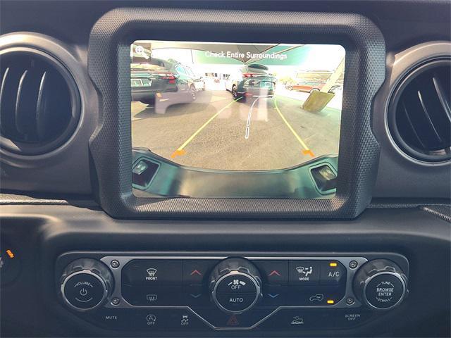 Photo of 2023 Granite Crystal Metallic Clearcoat Jeep Gladiator