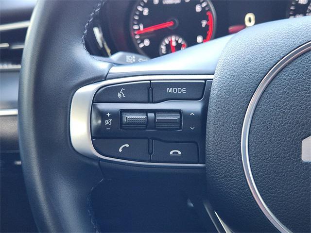 Photo of 2022 Glacial White Pearl Kia K5