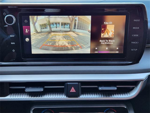 Photo of 2022 Glacial White Pearl Kia K5