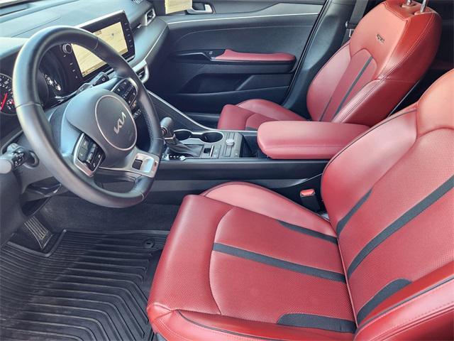 Photo of 2022 Glacial White Pearl Kia K5