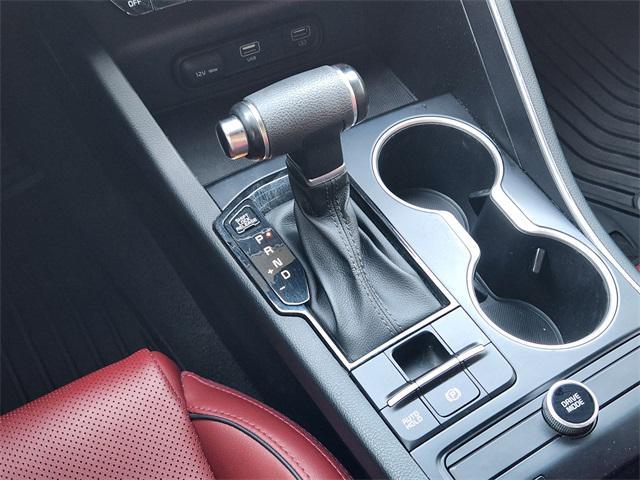 Photo of 2022 Glacial White Pearl Kia K5