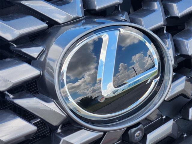 Photo of 2023 Eminent White Pearl Lexus GX 460