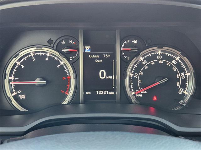 Photo of 2024 Midnight Black Metallic Toyota 4Runner