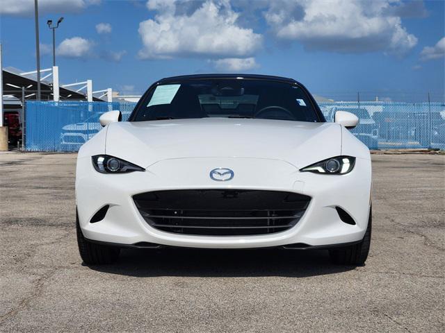 Photo of 2024 Snowflake White Pearl Mica Mazda MX-5 Miata