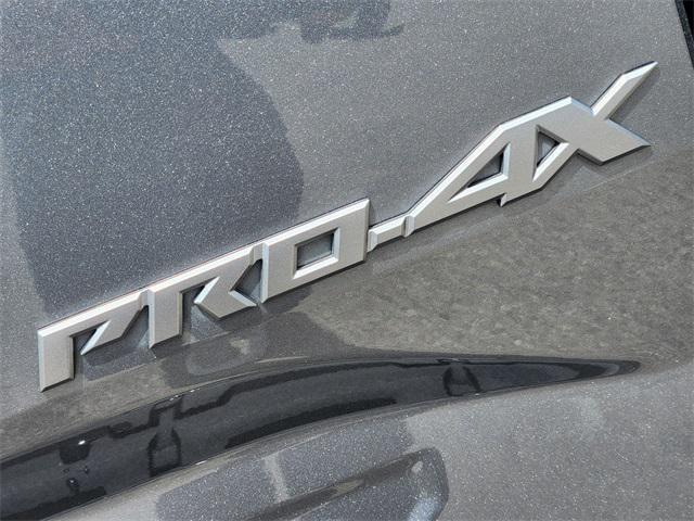 Photo of 2023 Gun Metallic Nissan Frontier
