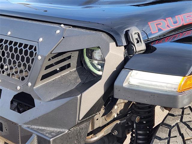 Photo of 2020 Black Clearcoat Jeep Gladiator
