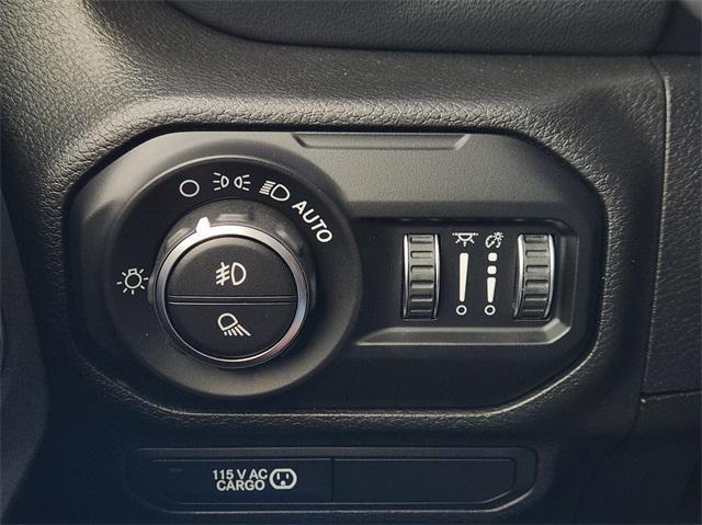 Photo of 2020 Black Clearcoat Jeep Gladiator