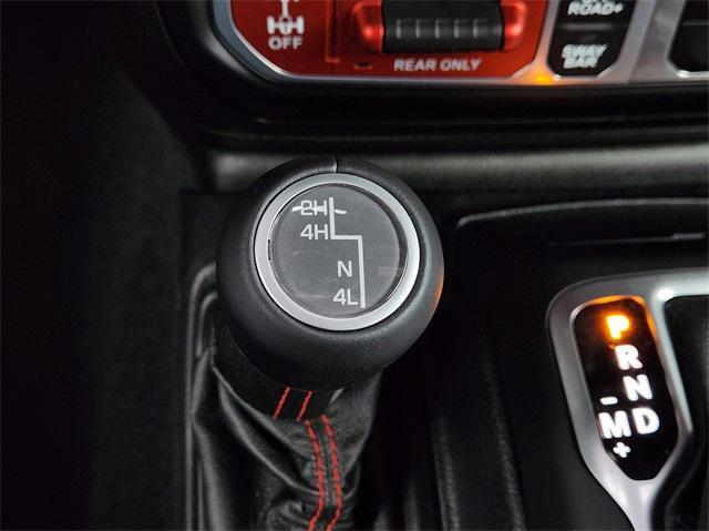 Photo of 2020 Black Clearcoat Jeep Gladiator