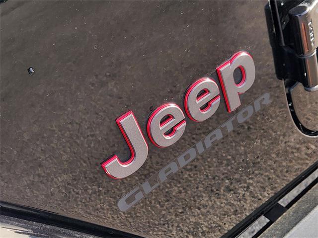 Photo of 2020 Black Clearcoat Jeep Gladiator