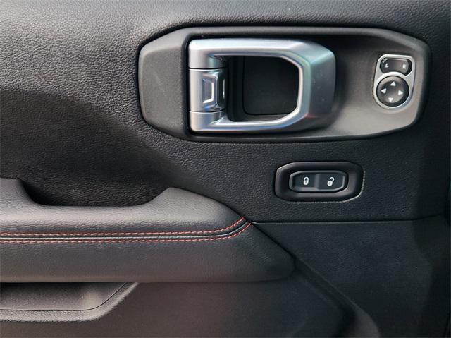 Photo of 2020 Black Clearcoat Jeep Gladiator