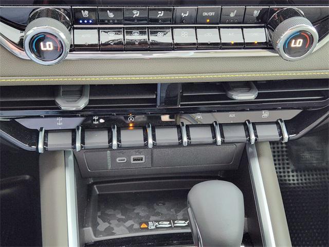 Photo of 2026 Summit White Chevrolet Colorado