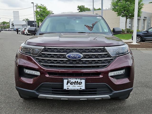 Photo of 2022 BURGUNDY VELVET MET TINT CC Ford Explorer