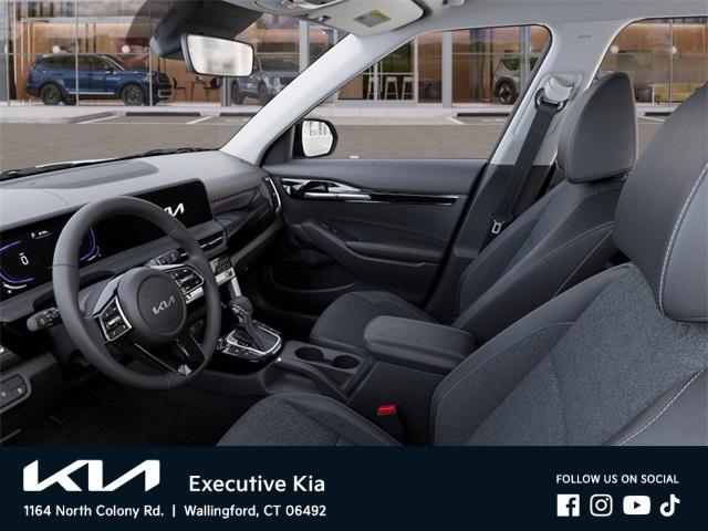 Photo of 2025 Clear White/Black Roof Kia Seltos