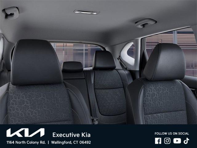 Photo of 2025 Clear White/Black Roof Kia Seltos