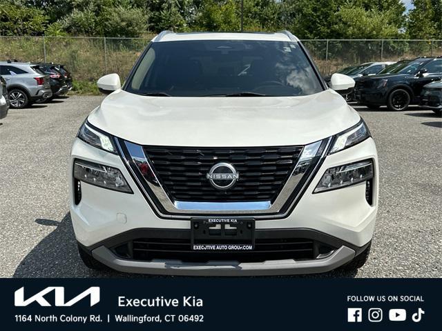 Photo of 2022 Pearl White Tricoat Nissan Rogue