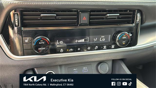 Photo of 2022 Pearl White Tricoat Nissan Rogue