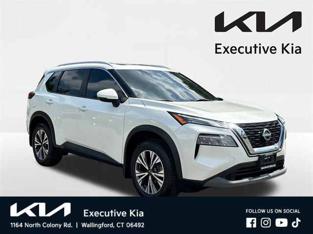 Photo of 2022 Pearl White Tricoat Nissan Rogue