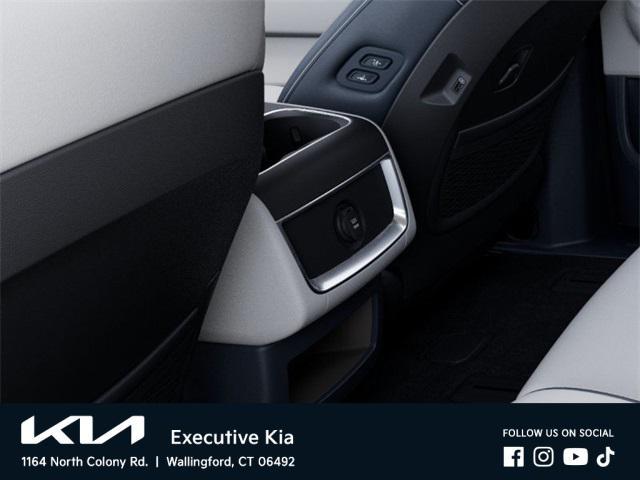 Photo of 2026 Silver Kia Carnival