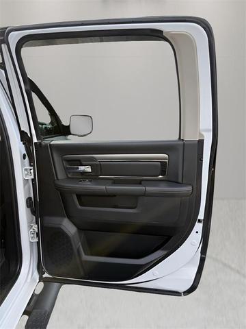 Photo of 2018 Bright White Clearcoat RAM 1500