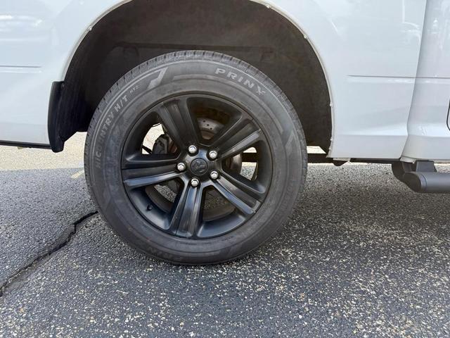 Photo of 2018 Bright White Clearcoat RAM 1500