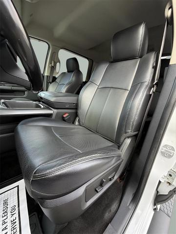 Photo of 2018 Bright White Clearcoat RAM 1500