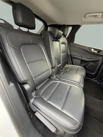 Photo of 2021 Star White Ford Escape