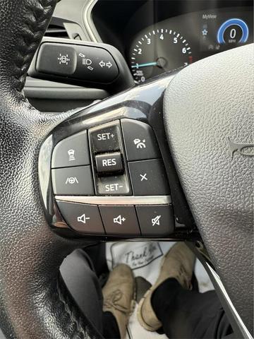 Photo of 2021 Star White Ford Escape