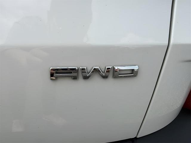 Photo of 2021 Star White Ford Escape