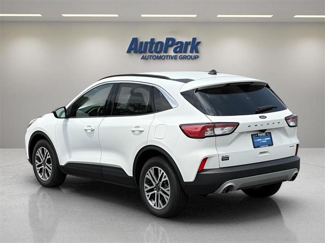 Photo of 2021 Star White Ford Escape