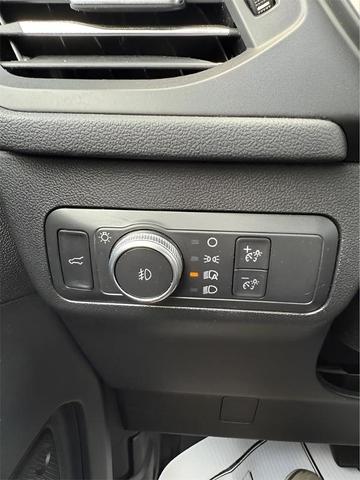 Photo of 2021 Star White Ford Escape