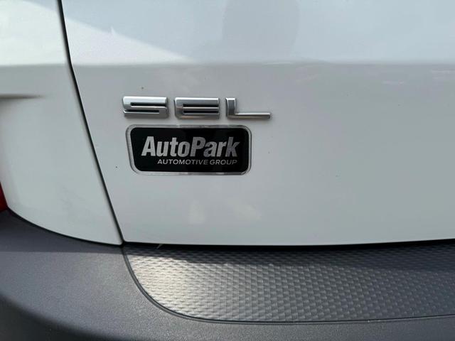 Photo of 2021 Star White Ford Escape