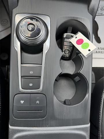 Photo of 2021 Star White Ford Escape