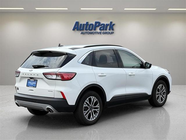 Photo of 2021 Star White Ford Escape
